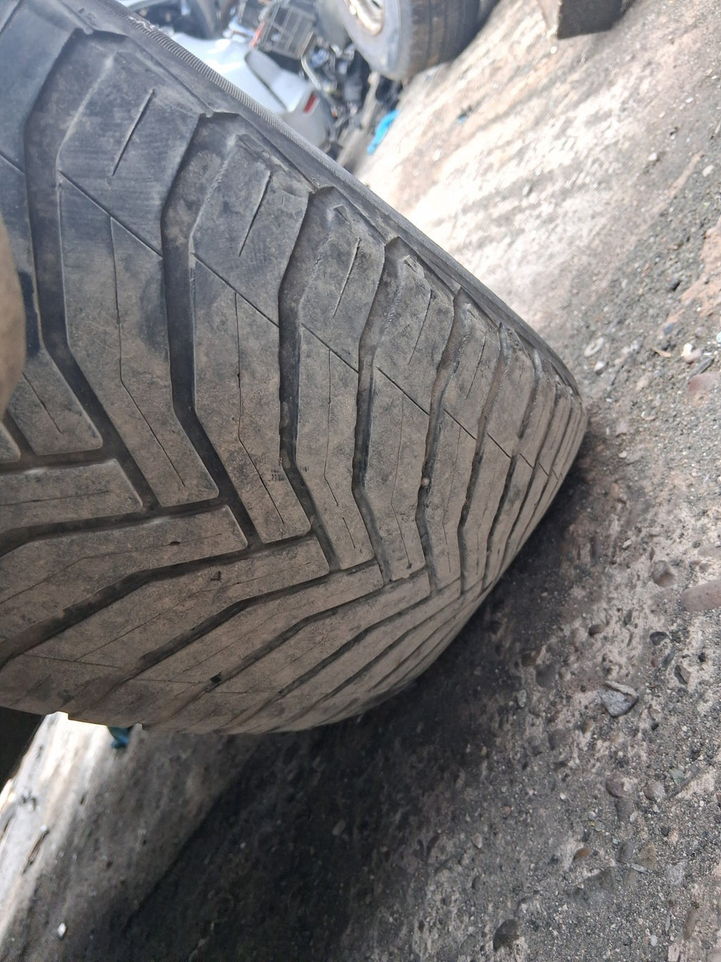 2019 FIAT 500L HATCH 16 INCH SINGLE ALLOY WHEEL WITH TYRE 205/55R16 REF 4