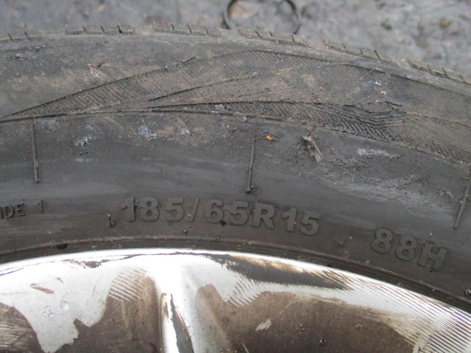2015 NISSAN NOTE E12 ALLOY WHEEL WITH TYRE 185/65R15 REF 4