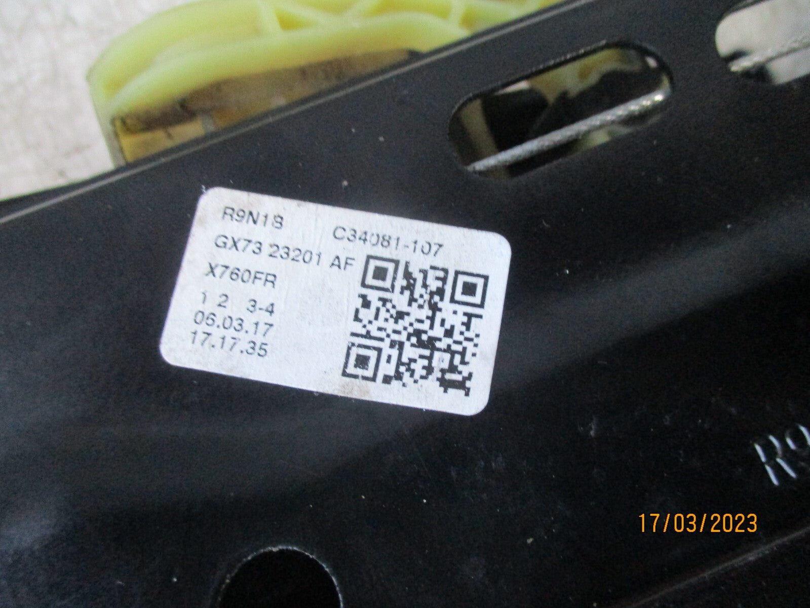 JAGUAR XE 2017 NSF PASSENGER SIDE FRONT WINDOW MOTOR REGULATOR GX7323201AF