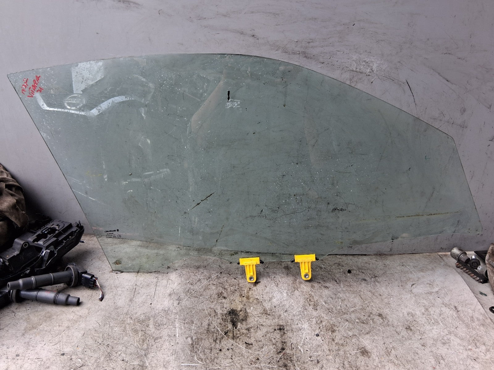 2022 SUZUKI VITARA MK4 NSF PASSENGER SIDE FRONT LEFT WINDOW GLASS
