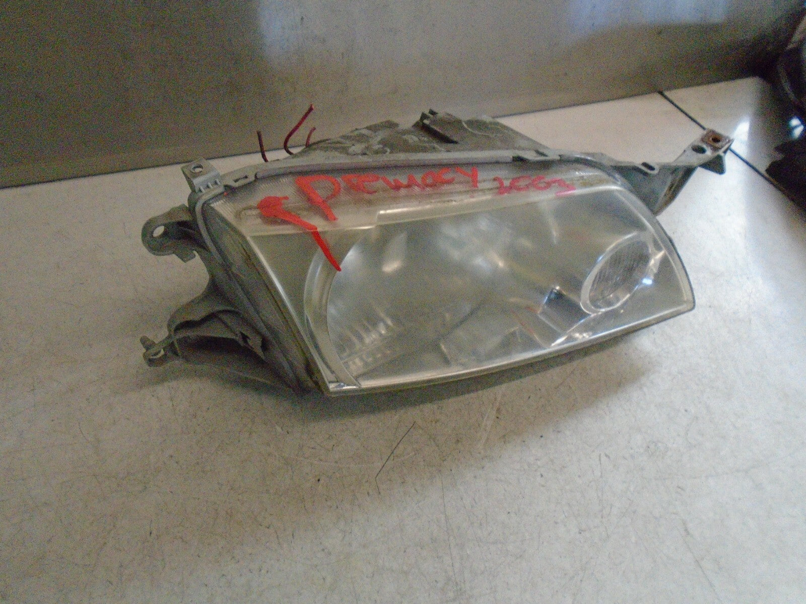 MAZDA PREMACY 2003 MK1 OS DRIVER SIDE HEADLIGHT HEADLAMP