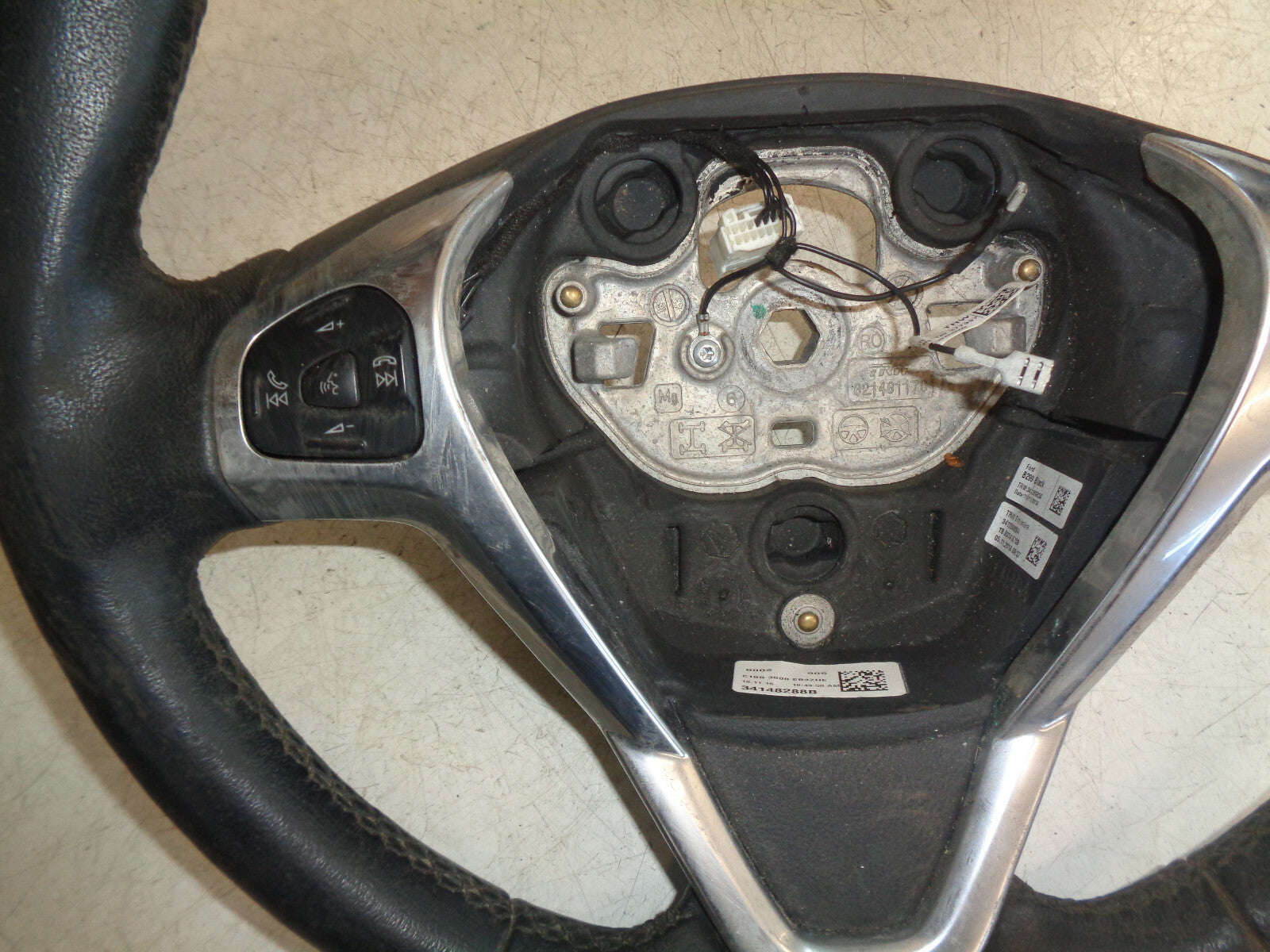 FORD FIESTA MK7 2017 C1BB3600EB 3 SPOKE LEATHER MULTI FUNCTION STEERING WHEEL