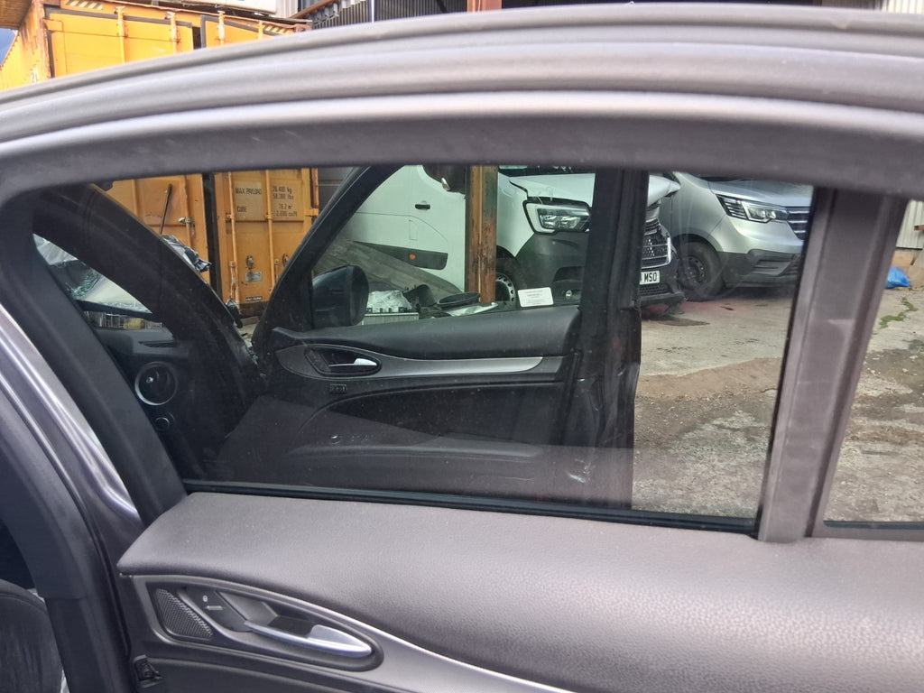 2022 ALFA ROMEO STELVIO 949 4Q OSR DRIVER SIDE REAR RIGHT WINDOW GLASS