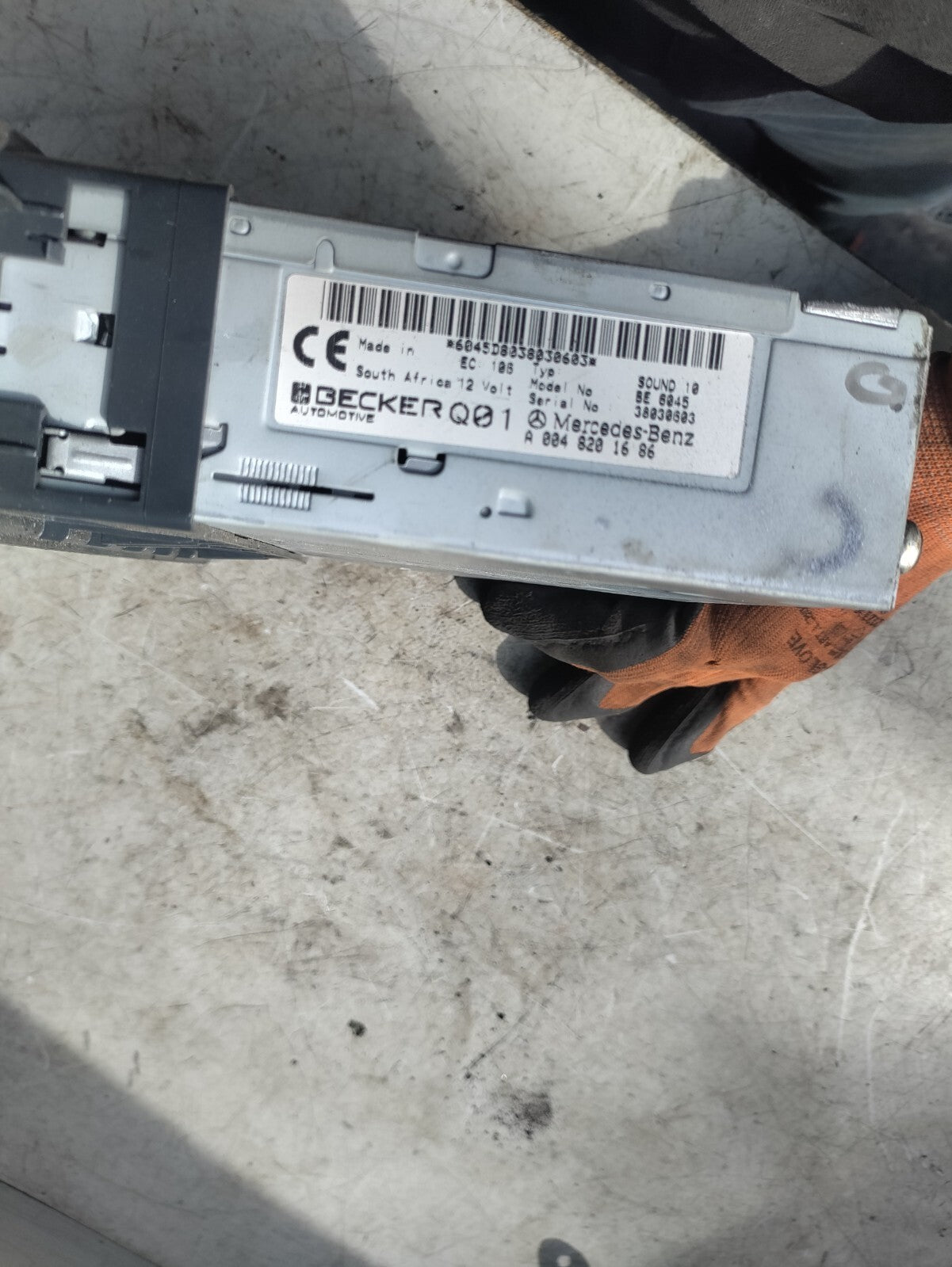 MERCEDES BENZ 2010 VITO FM RADIO PLAYER A0048201686