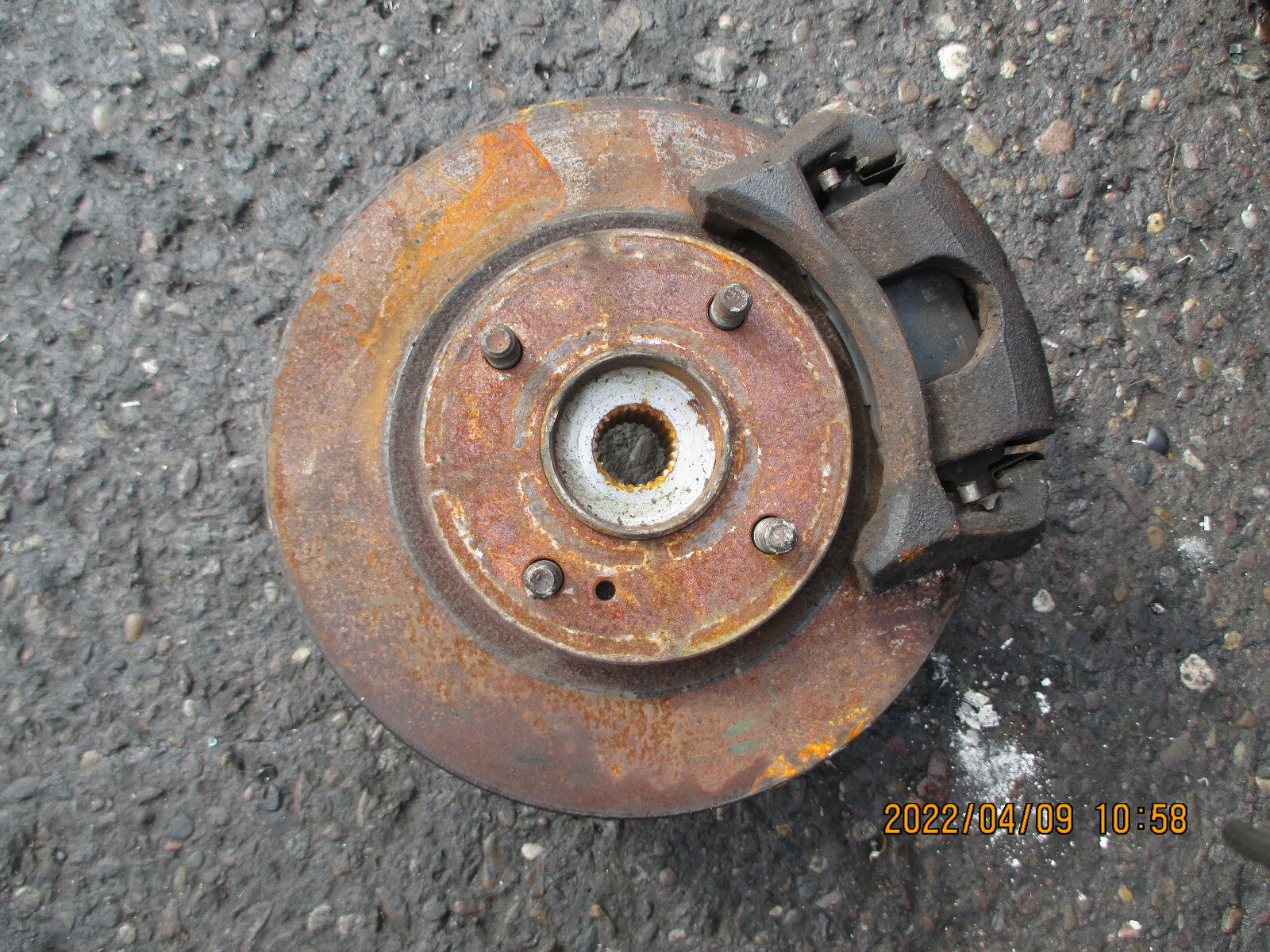 FORD FIESTA MK7 2009 1.25 PETROL OSF DRIVER SIDE FRONT WHEEL HUB