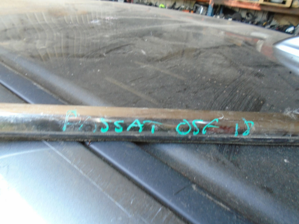 VOLKSWAGEN PASSAT 2018 OSF DRIVER RIGHT FRONT CHROME WINDOW STRIP SEAL 3G0837476