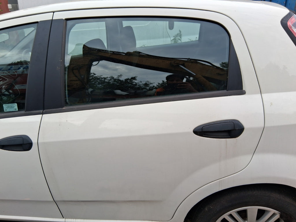 2014 FIAT PUNTO FACELIFT 5 DOOR MK3 NSR COMPLETE PASSENGER SIDE REAR DOOR WHITE