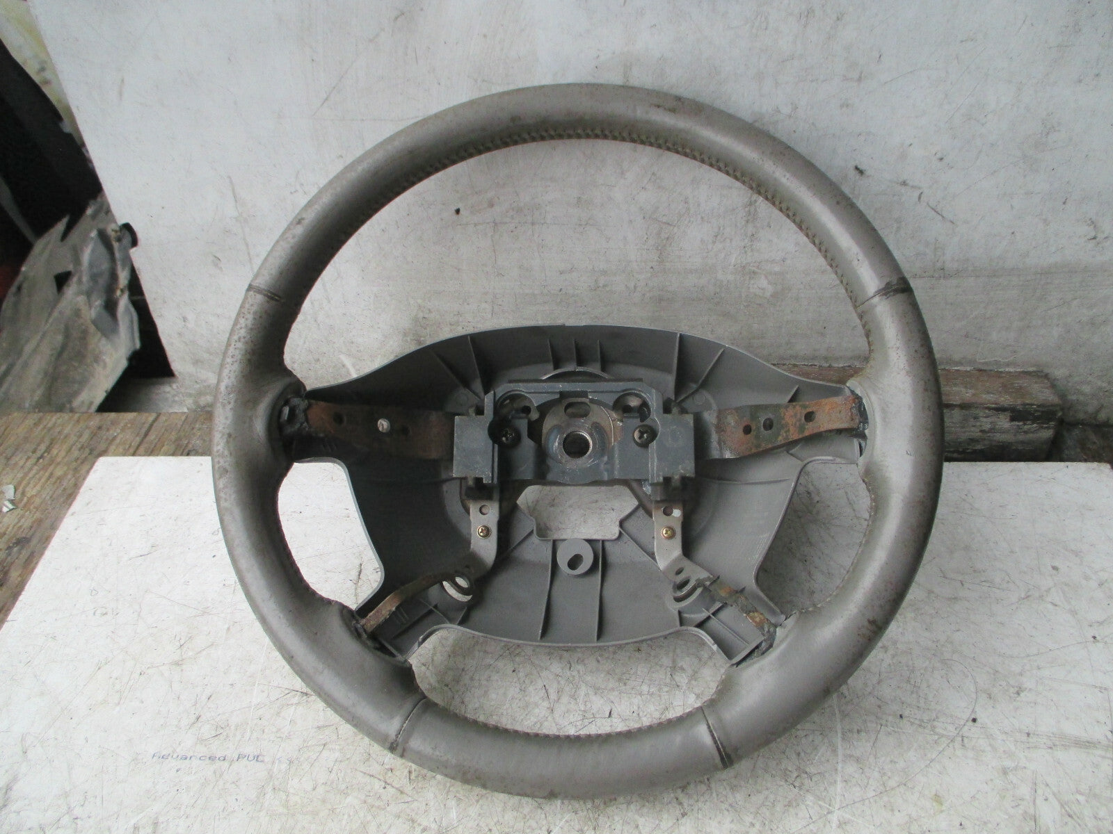 KIA SEDONA MK1 2004 4 SPOKE STEERING WHEEL CREAM