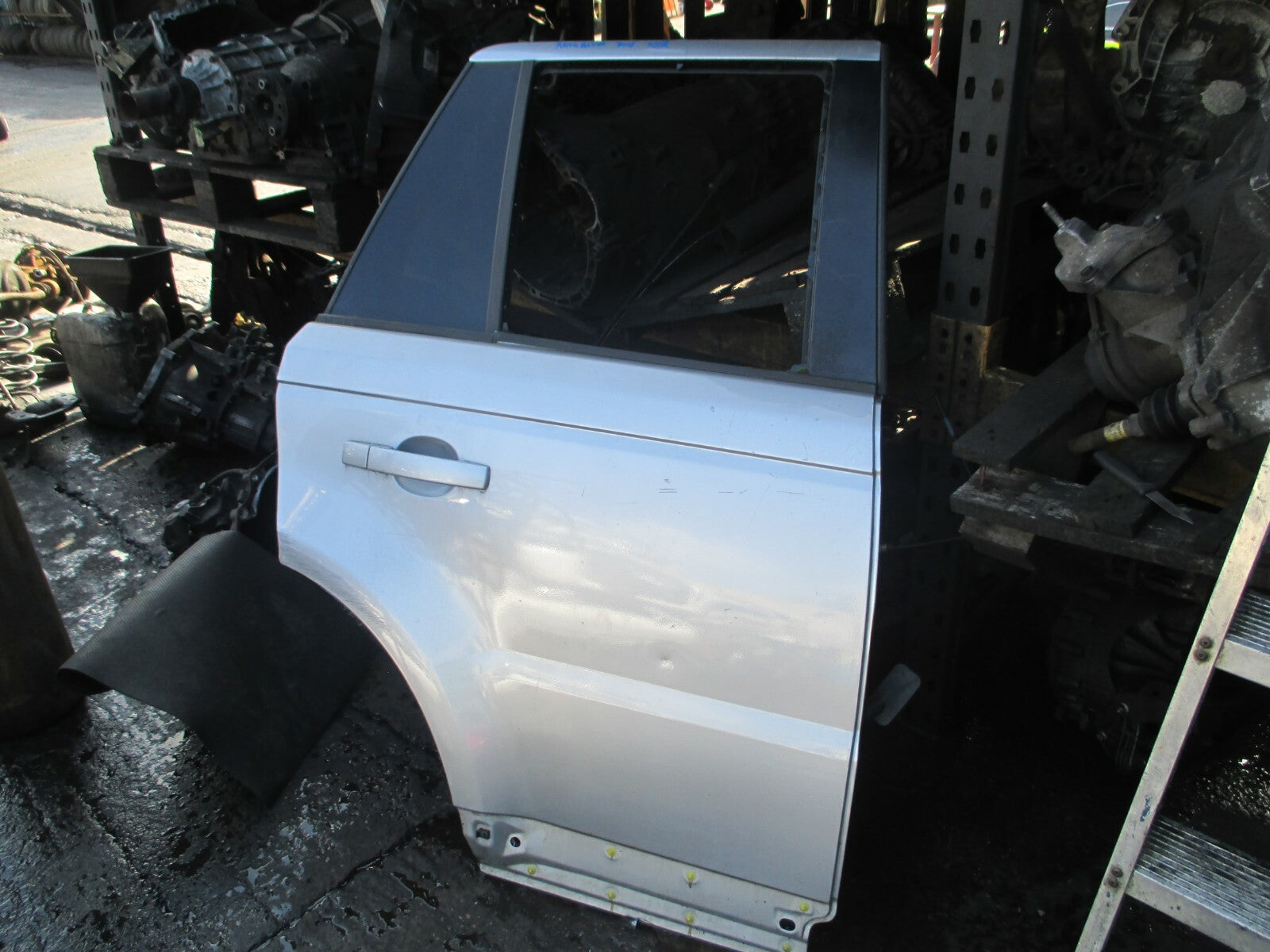 RANGE ROVER SPORT 2005 L320 OSR OFF SIDE REAR DOOR SILVER COMPLETE