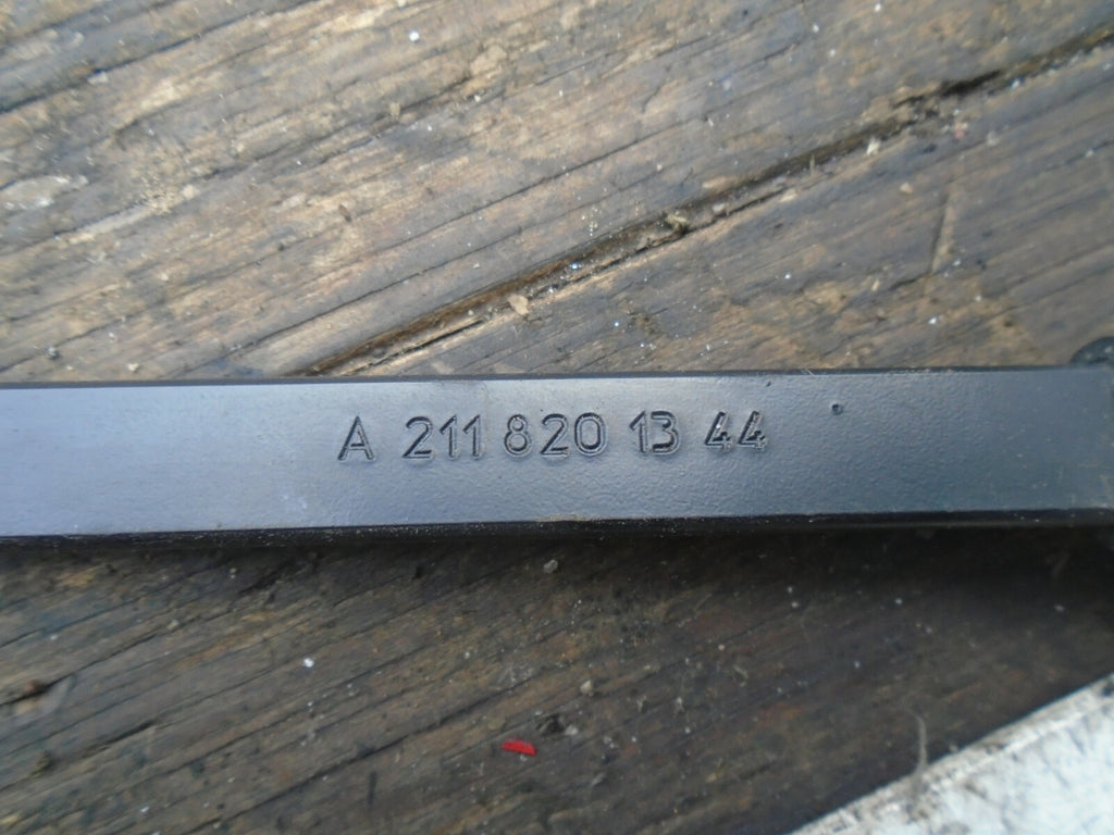 MERCEDES-BENZ E-CLASS 2004 W211 FRONT WINDSCREEN WIPER ARM A2118201344