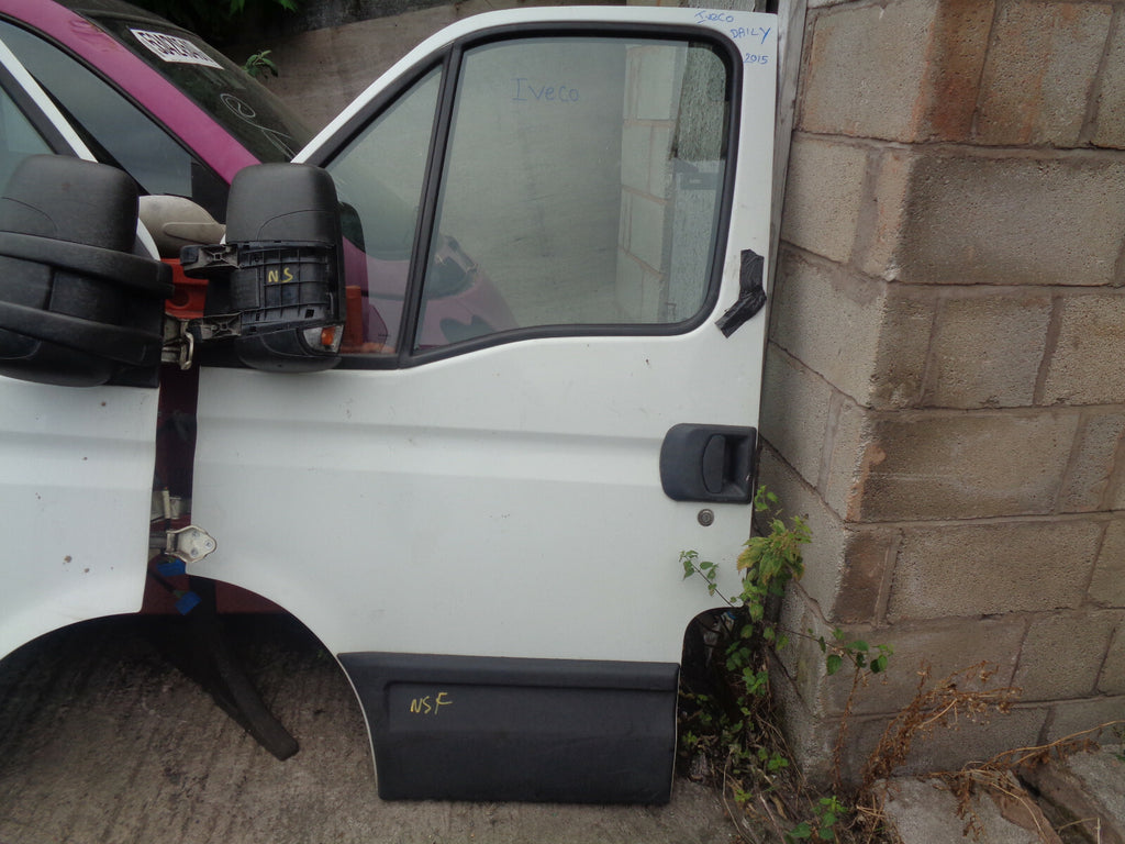 IVECO DAILY MK5 2015 NSF PASSENGER SIDE FRONT COMPLETE DOOR WHITE
