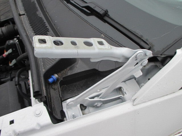 2024 VAUXHALL GRANDLAND MK1 FACELIFT PASSENGER SIDE BONNET HINGE