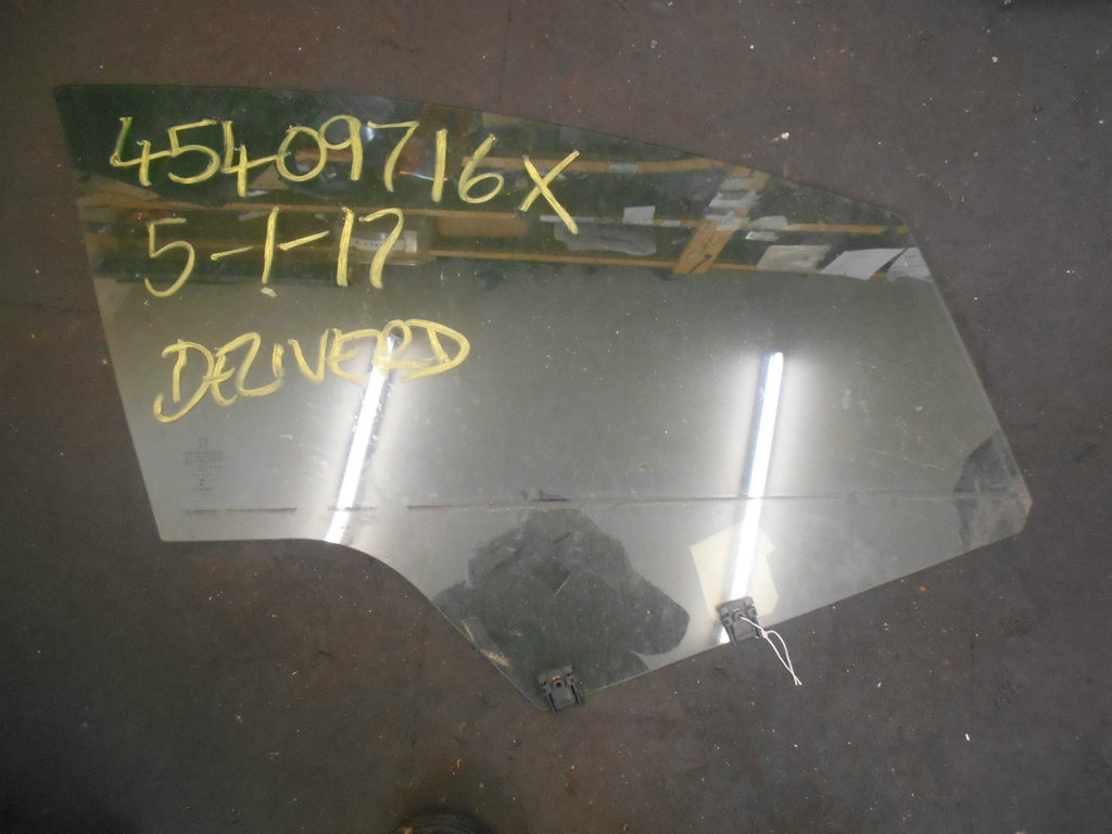 PEUGEOT 5008 2015 MPV OSF DRIVER SIDE FRONT WINDOW GLASS