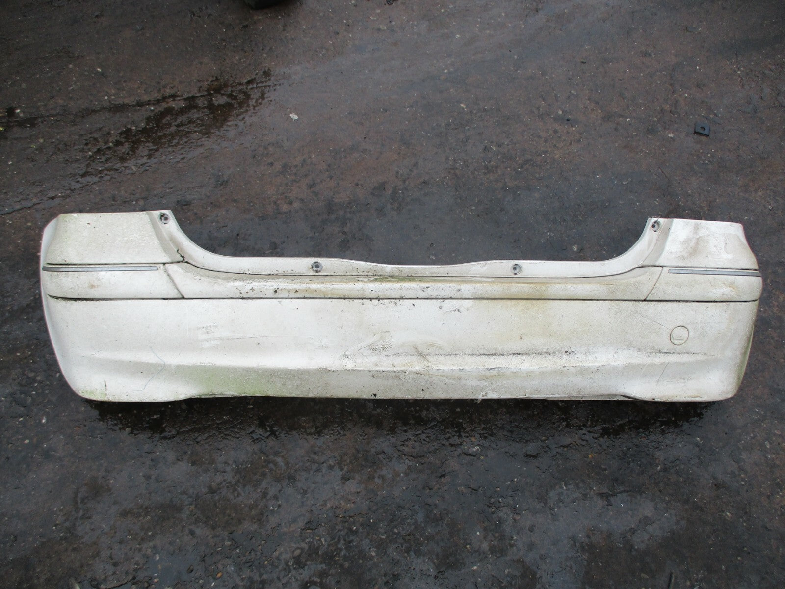 MERCEDES BENZ A CLASS 2002 COMPLETE REAR BACK BUMPER TRIM STRIP WHITE 1688852625