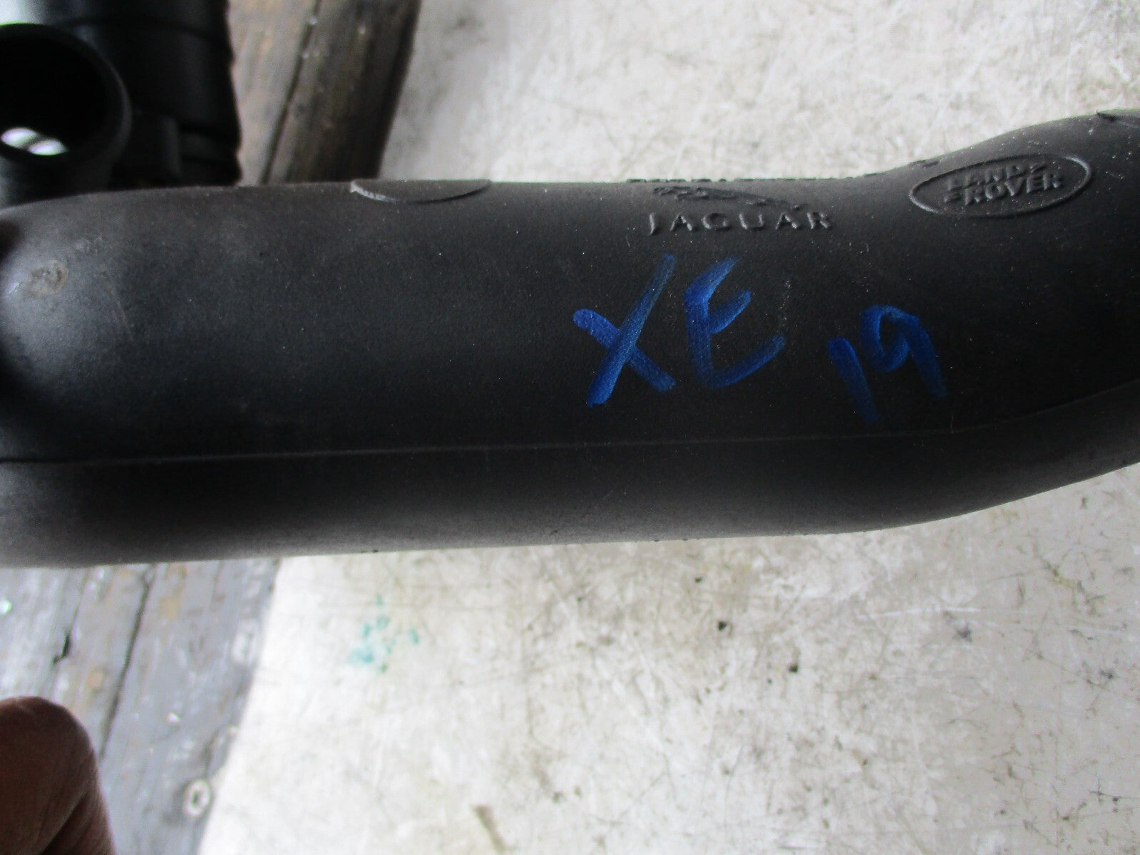 JAGUAR XE 2019 2.2 DIESEL INTERCOOLER HOSE PIPE HX736N650
