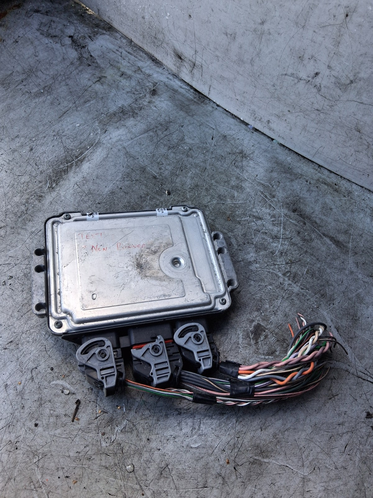 2005 VAUXHALL VIVARO ECU ENGINE CONTROL MODULE 8200391179