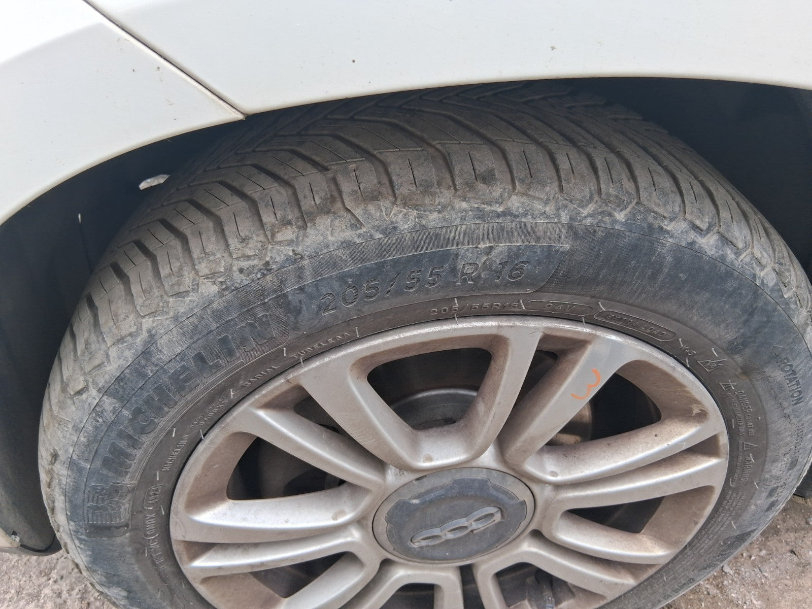 2019 FIAT 500L HATCH 16 INCH SINGLE ALLOY WHEEL WITH TYRE 205/55R16 REF 3
