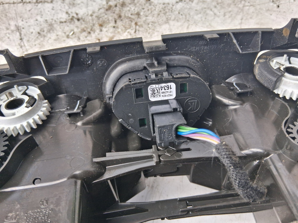 2016 VAUXHALL CORSA E FRONT DASH CENTER BOTH AIR VENT WITH HAZARD SWITCH