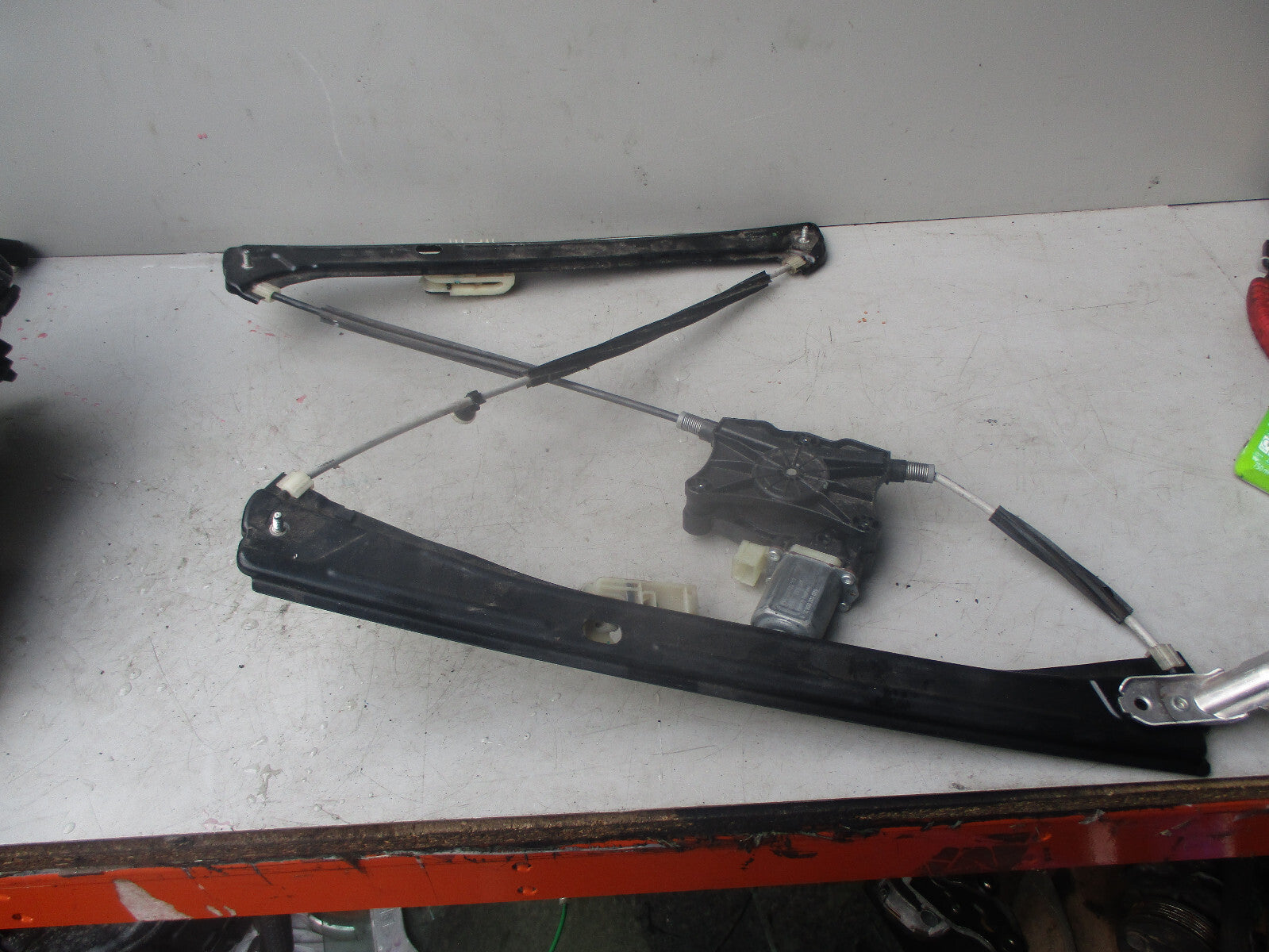 VW TIGUAN MK2 2016 NSF PASSENGER SIDE FRONT WINDOW REGULATOR & MOTOR 5Q0959801