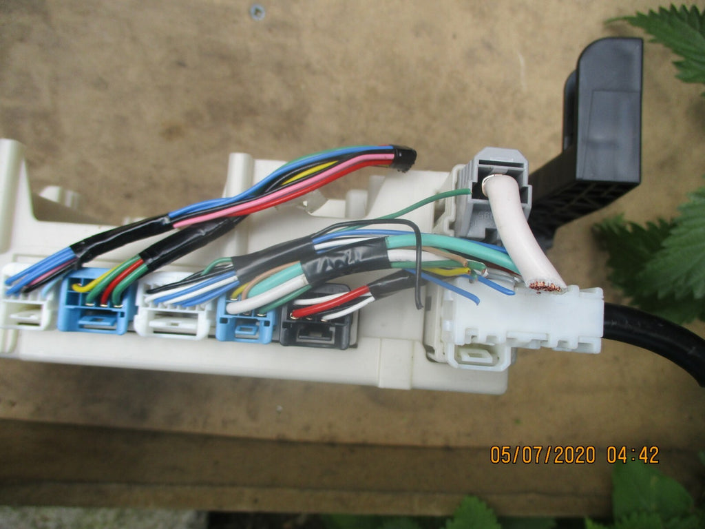 PEUGEOT 108 MK2 2014 1.0 PETROL FUSE BOX MODULE 827300H030