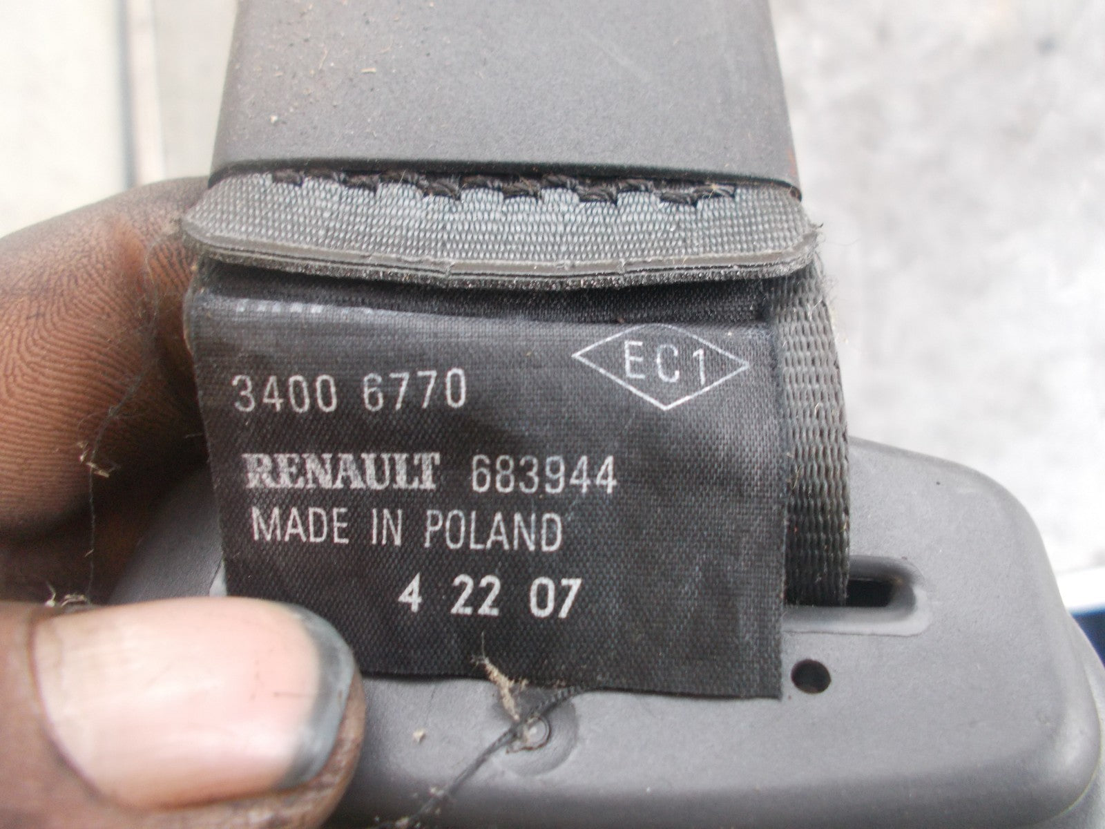 RENAULT CLIO MK3 2005-2012 5 DOOR CENTRE REAR MIDDLE SEAT BELT 33056057D
