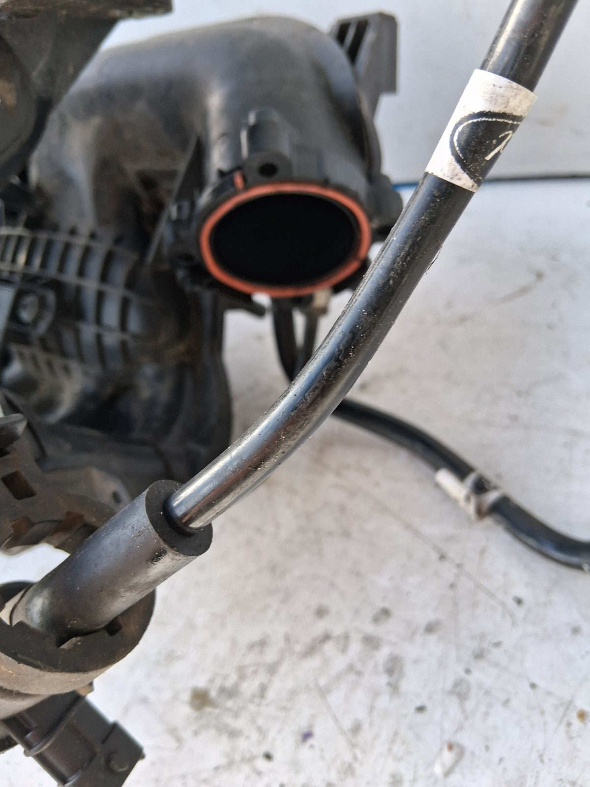 FORD KA+ 2017 INLET MANIFOLD AIR INTAKE AND SENSOR 0261230334