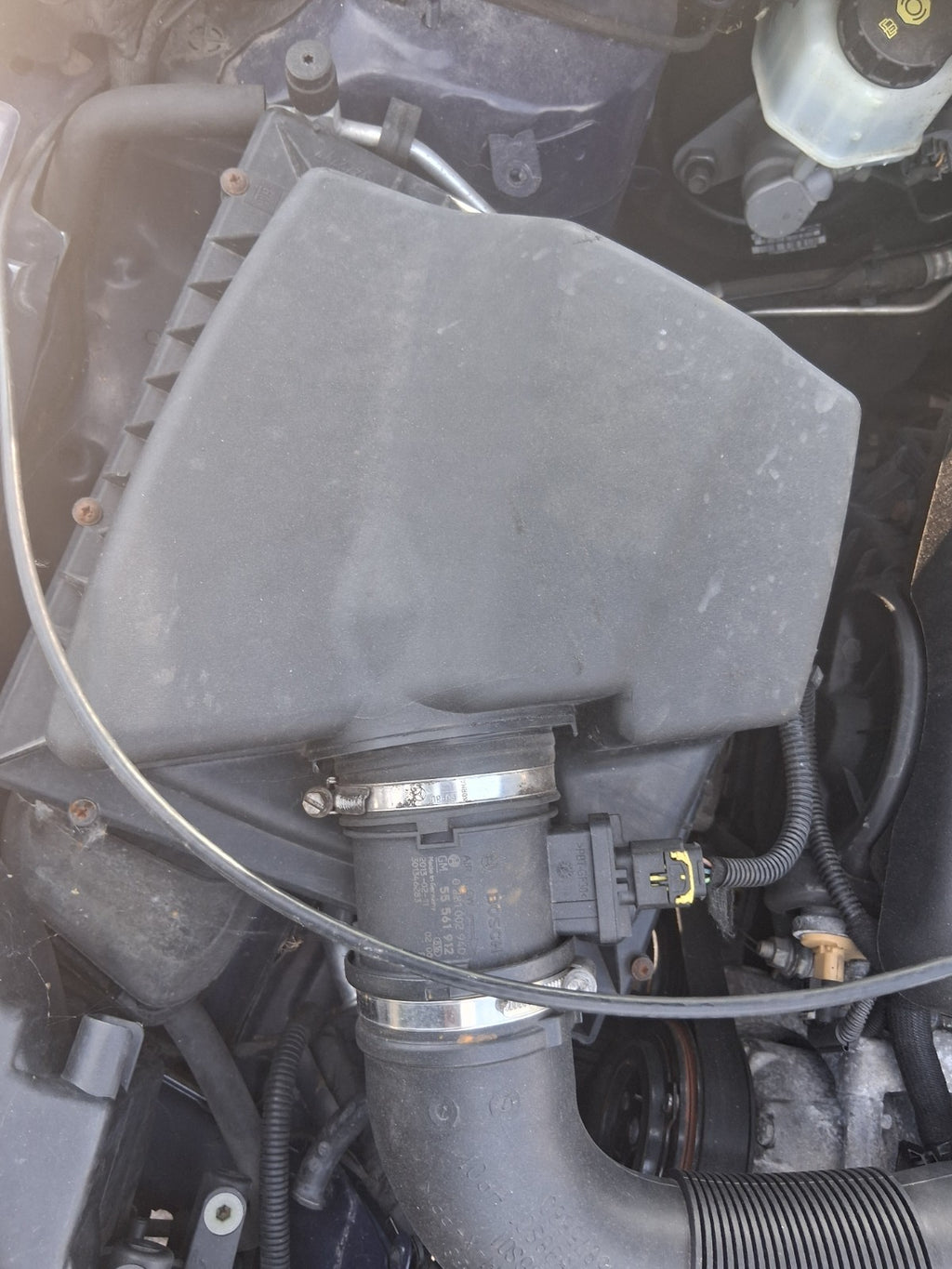 2013 VAUXHALL ASTRA J ESTATE 1.7 DIESEL AIR FILTER BOX HOUSING BOX