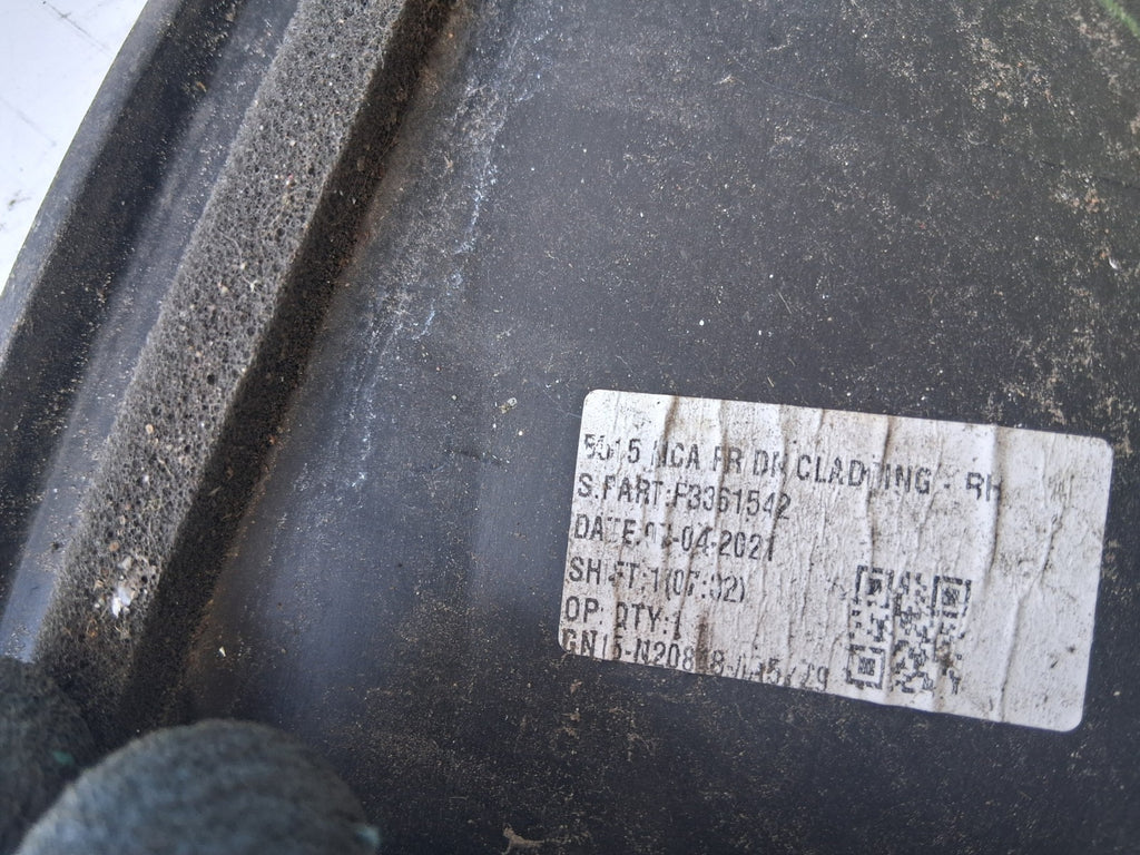 2021 FORD ECOSPORT 71 NSF NEAR LEFT FRONT DOOR STRIP MOULD / TRIM GN15N20848AAW