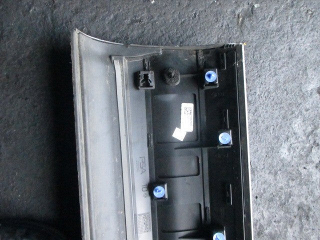 2023 VAUXHALL GRANDLAND NSF PASSENGER SIDE LEFT FRONT DOOR TRIM MOLDING 120972A1