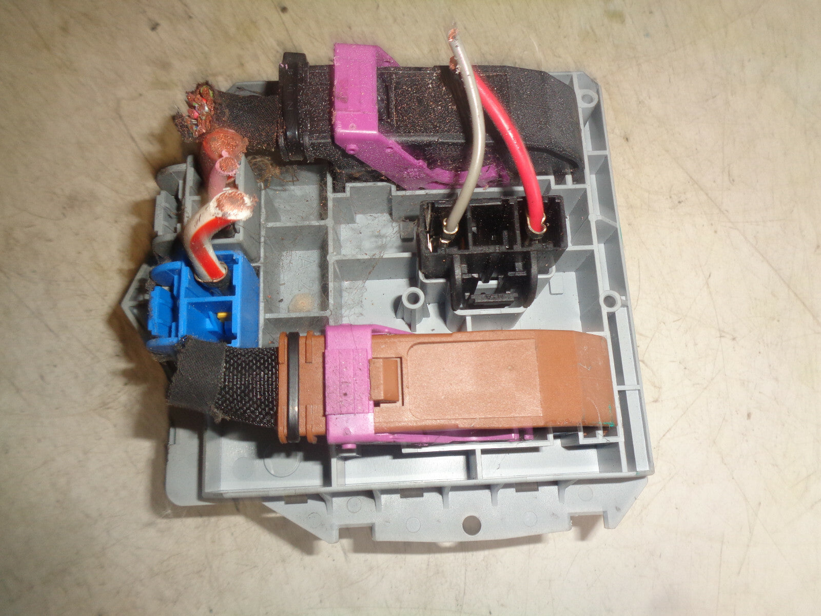 FIAT PUNTO MK2 2003 1.2 PETROL BSI FUSE BOX MODULE 46835601