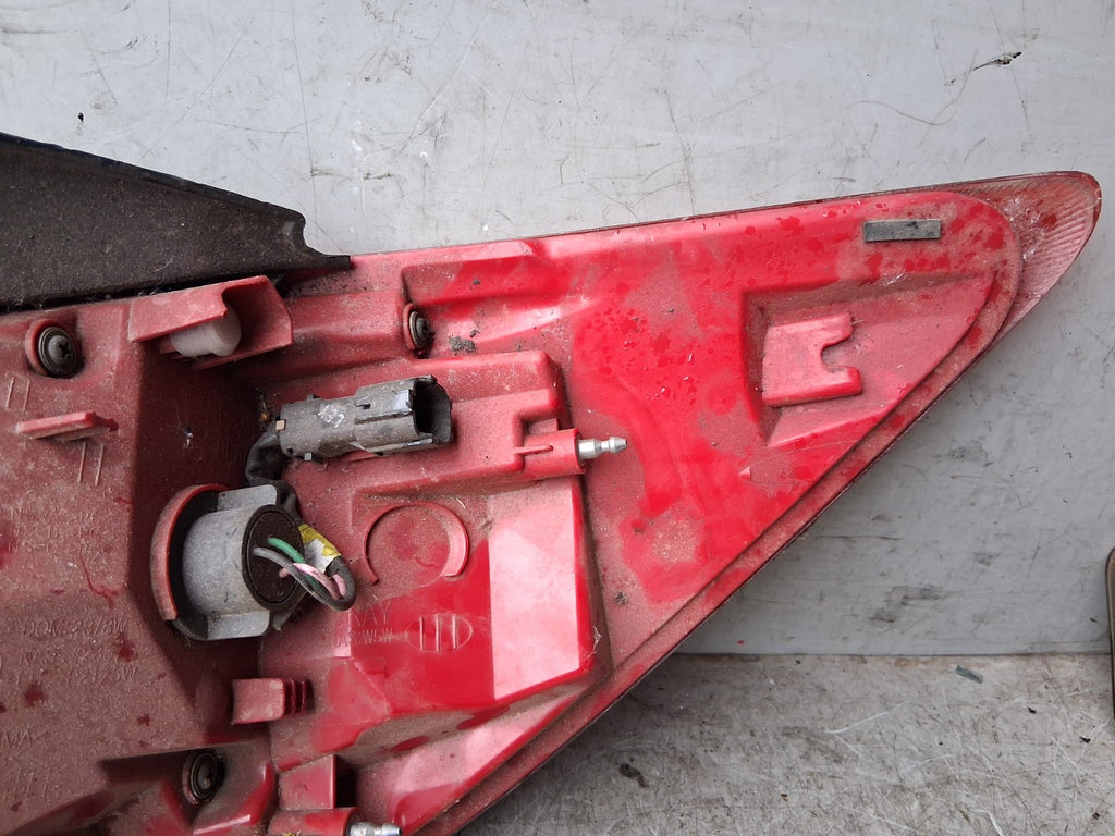 KIA SPORTAGE MK3 2012 OSR DRIVER SIDE REAR RIGHT TAIL LIGHT