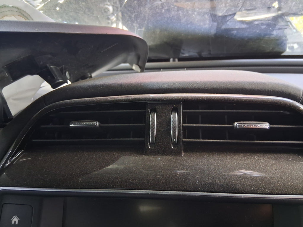 2017 JAGUAR XE FRONT DASHBOARD CENTRE AIR VENT