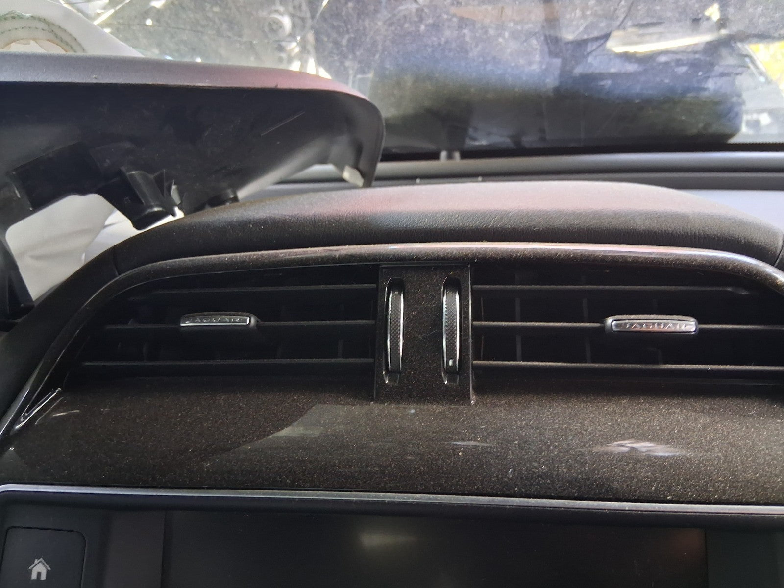 2017 JAGUAR XE FRONT DASHBOARD CENTRE AIR VENT