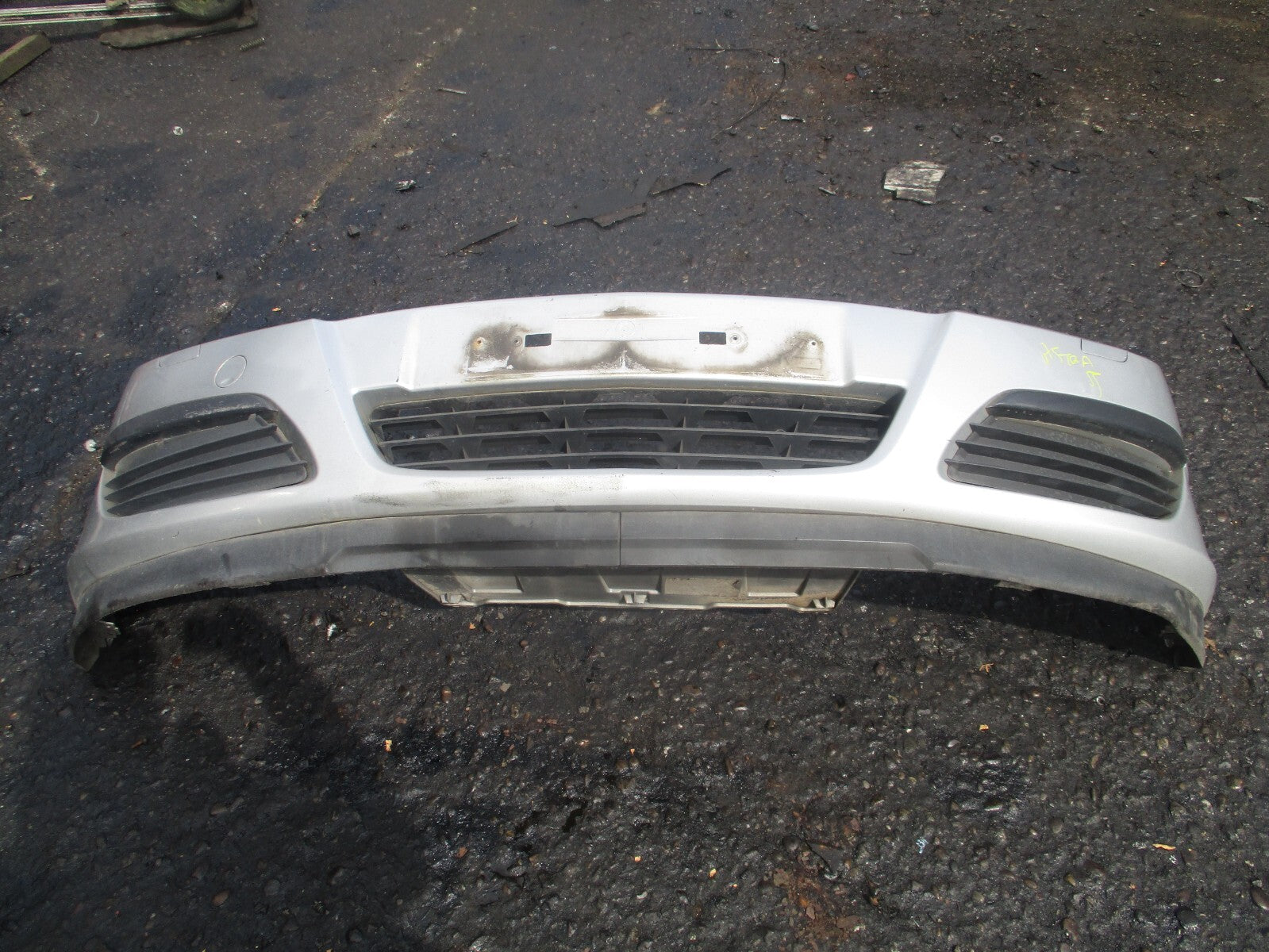 VAUXHALL ASTRA H 2008 5 DOOR FRONT BUMPER FOG LIGHT GRILLS SILVER