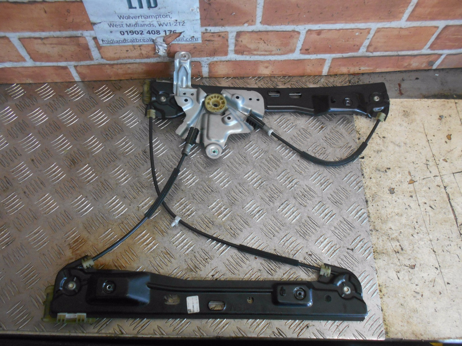 VAUXHALL INSIGNIA 2014 HATCHBACK NSF PASSENGER SIDE FRONT WINDOW REGULATOR