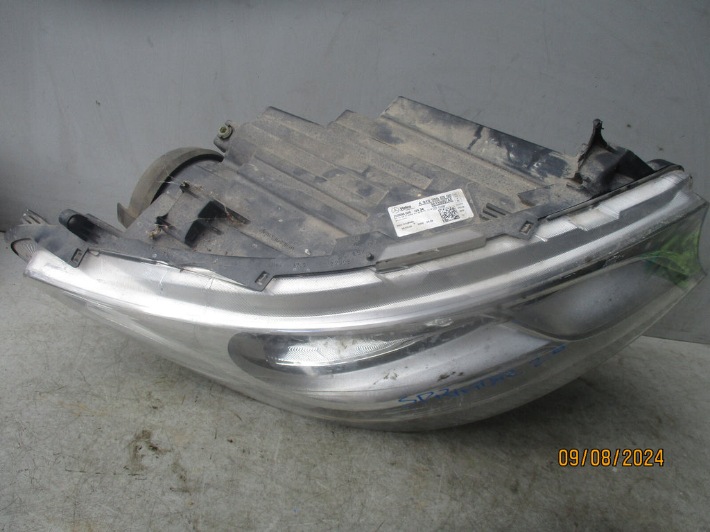 2020 MERCEDES BENZ SPRINTER W907 OSF DRIVER SIDE FRONT HEADLIGHT A9109060300