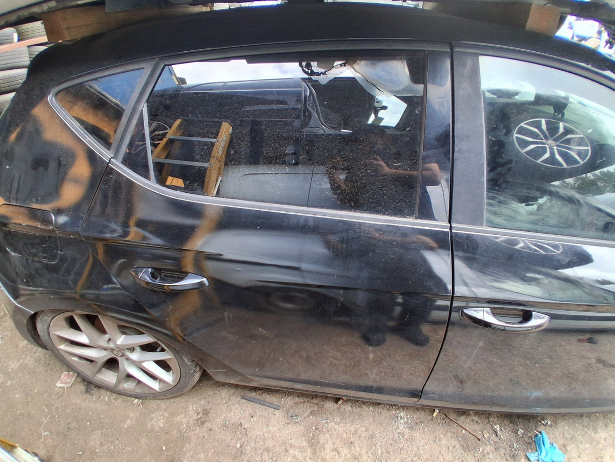 2015 SEAT LEON FR MK3 OSR DRIVER SIDE REAR BARE DOOR MIDNIGHT BLACK LY9T