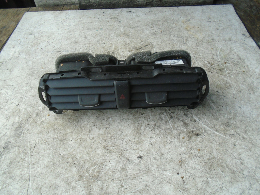 FORD MONDEO 2017 MK5 FRONT CENTRE MIDDLE DASHBOARD AIR VENTS DS7319K617