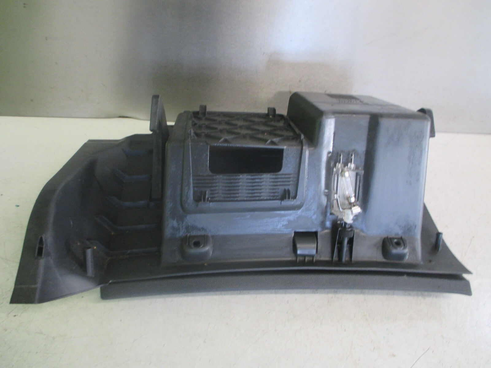 AUDI A3 2015 FRONT GLOVE BOX STORAGE COMPARTMENT