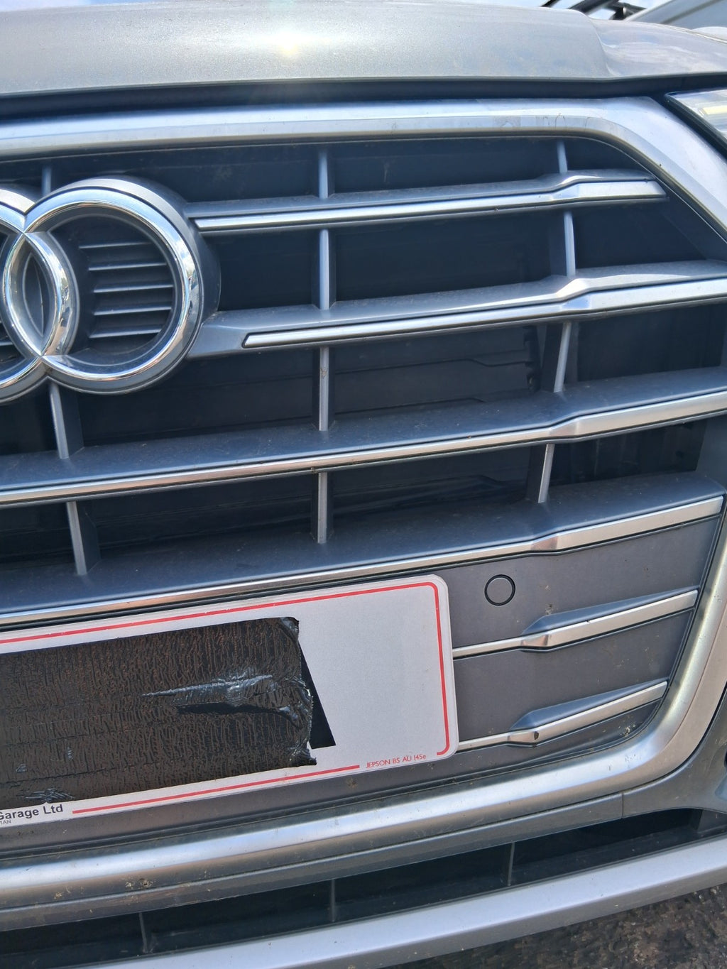 2019 AUDI Q5 FY FRONT BUMPER CENTER GRILL WITHOUT PDC SENSOR