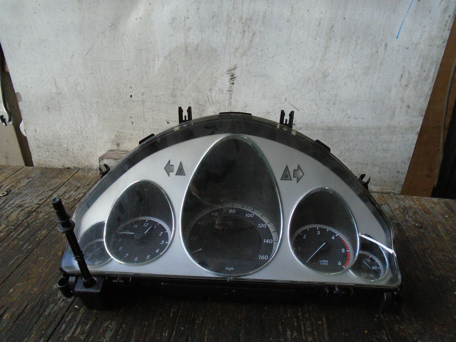 MERCEDES BEN E CLASS W212 2010 DIESEL SPEEDOMETER INSTRUMENT CLUSTER A2129003509