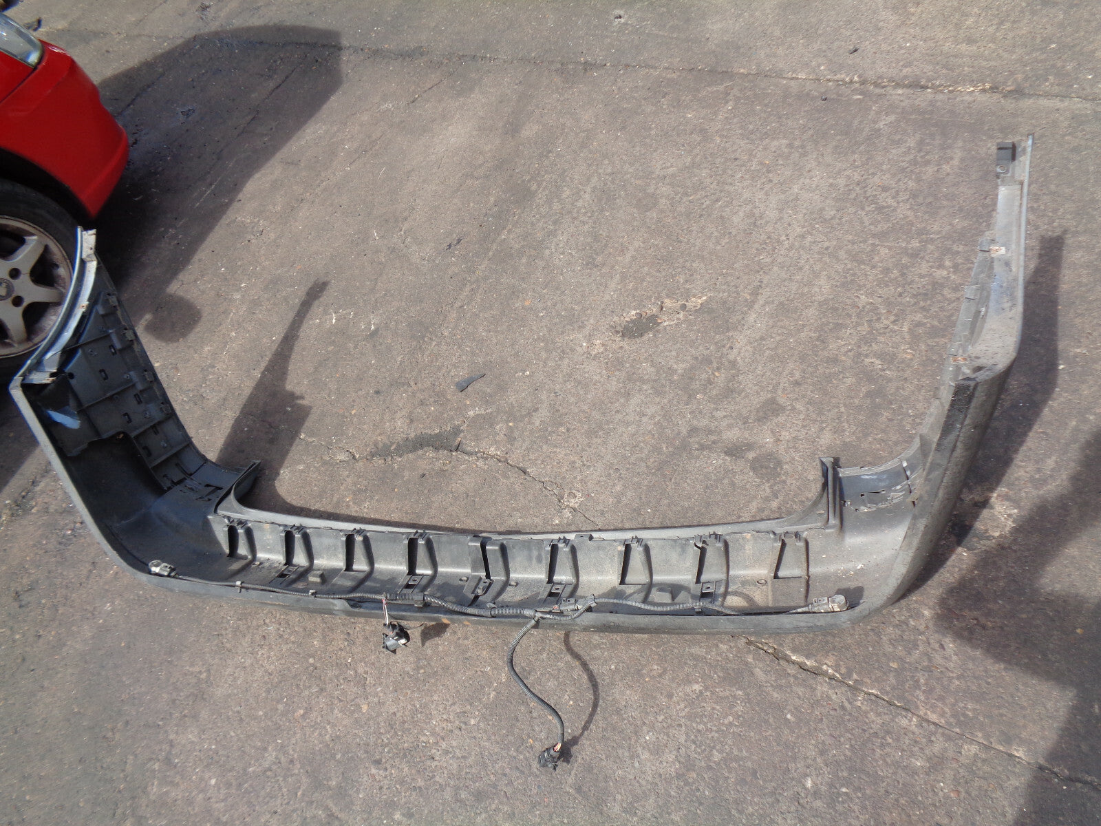 FORD GALAXY 2000 COMPLETE REAR BACK PLASTIC BUMPER  & RUBBING STRIPS BLUE SILVER