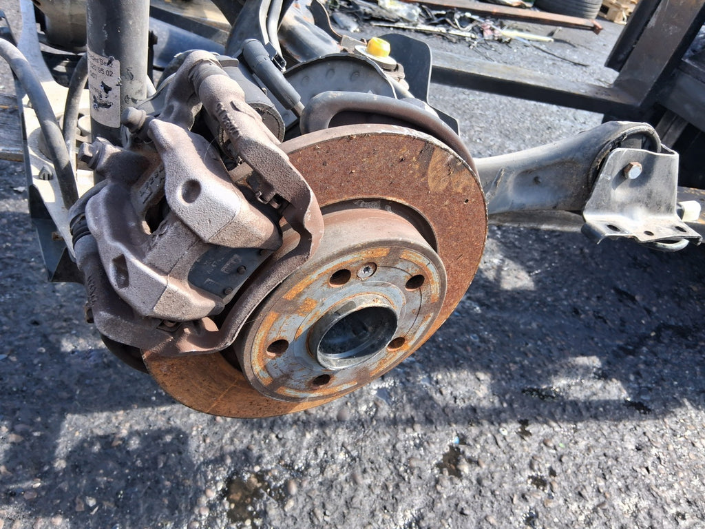 2021 MERCEDES A CLASS W177 1.3 HYBRID REAR AXLE LEG SHOCK HUB DISC TYPE
