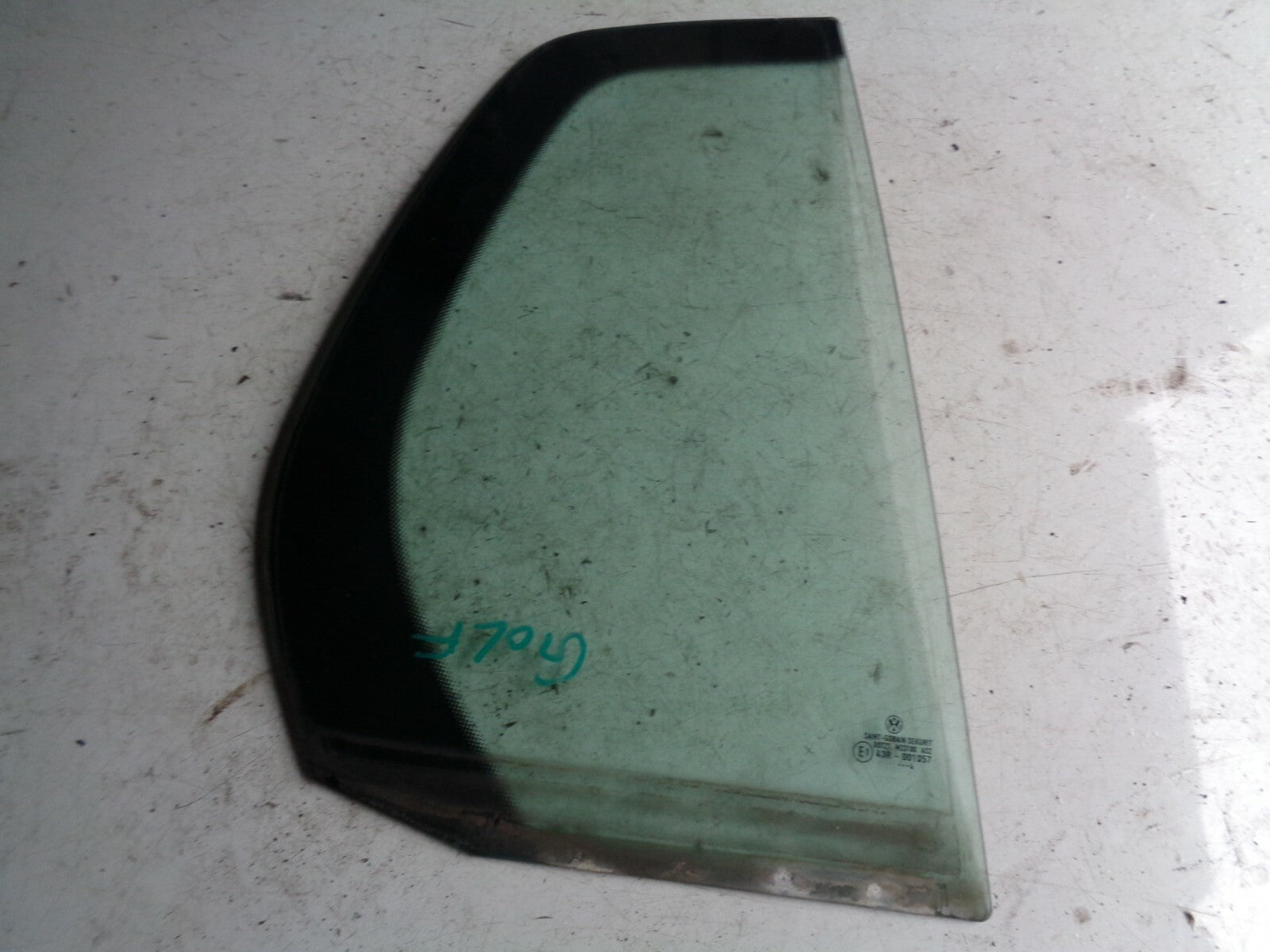 VW VOLKSWAGEN MK5 DRIVER SIDE OFFSIDE REAR QUARTER GLASS