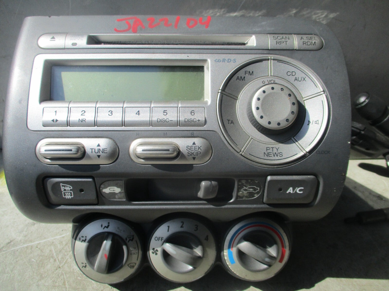 HONDA JAZZ 2004 MK2 RADIO STEREO CD PLAYER HEATER CONTROL SWITCH 39100SAAE312N5