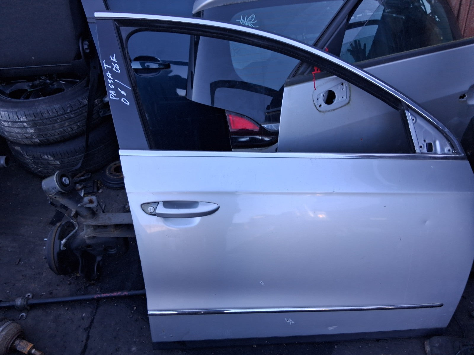 2006 VW VOLKSWAGEN PASSAT B6 ESTATE OSF DRIVER SIDE FRONT RIGHT BARE DOOR SILVER