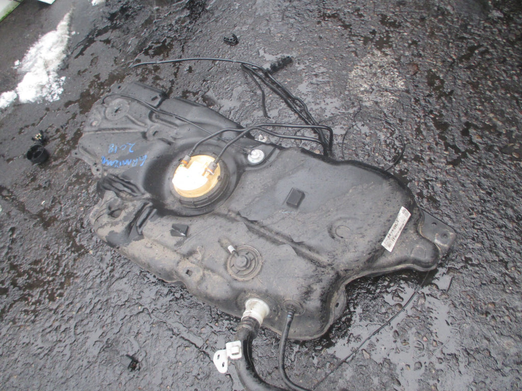 VAUXHALL GRANDLAND X 2018 1.6 DIESEL FUEL TANK 9818040480