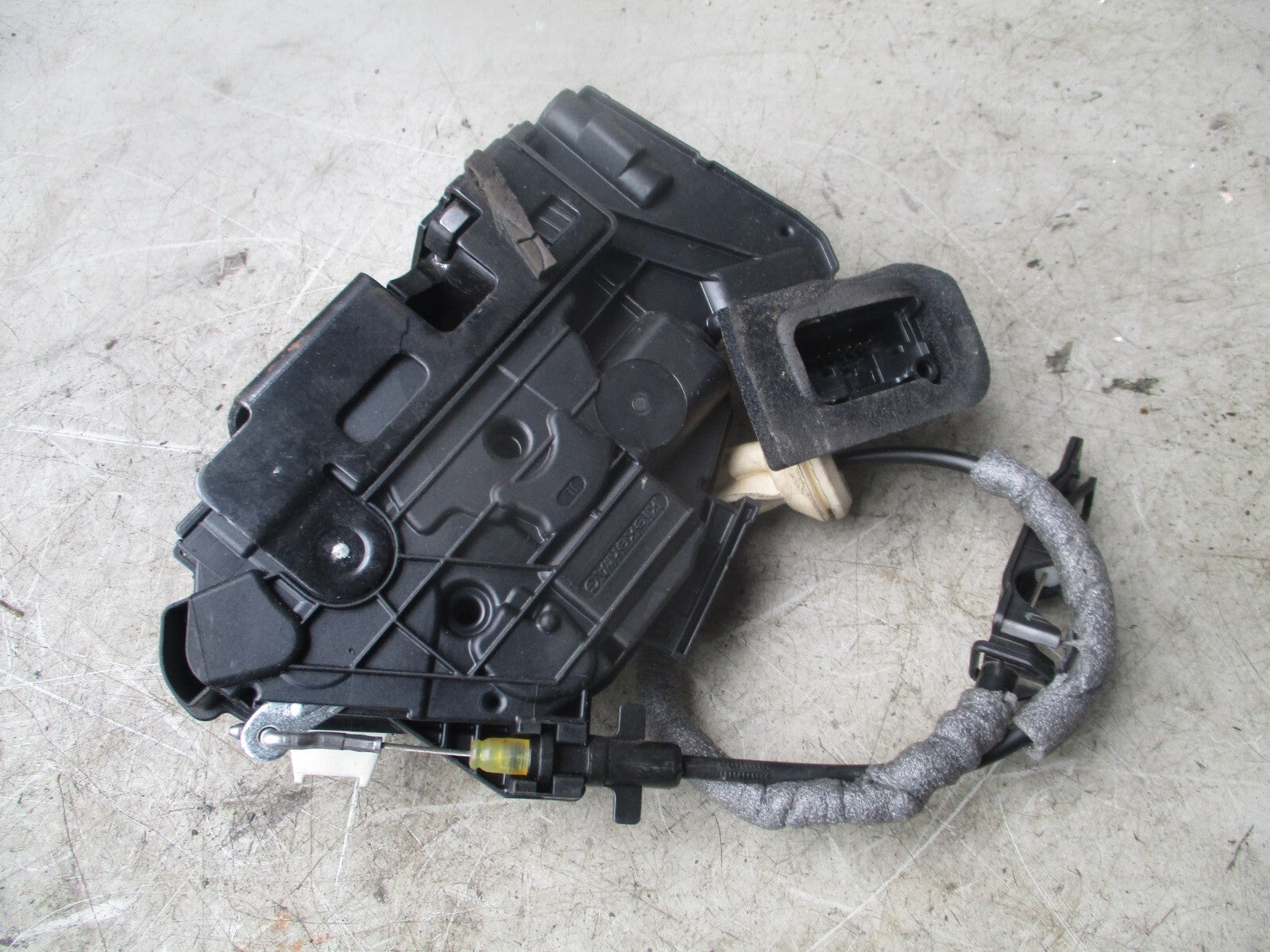 2016 VW VOLKSWAGEN GOLF MK7 NSF PASSENGER SIDE FRONT DOOR LOCK MECH 5K2837015D