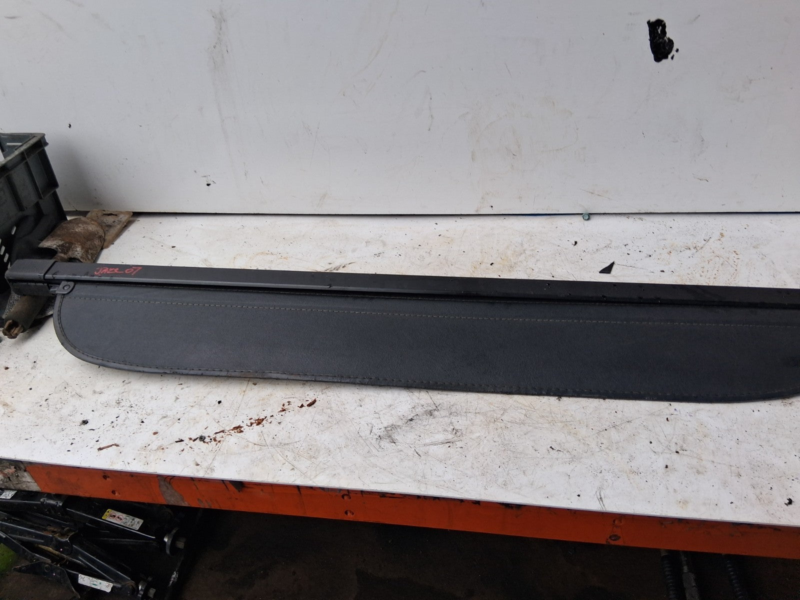 2007 HONDA JAZZ MK2 REAR RETRACTABLE PARCEL SHELF LOAD COVER