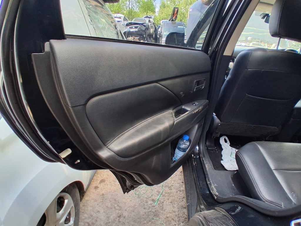 2018 MITSUBISHI OUTLANDER MK3 NSR PASSENGER SIDE REAR LEATHER DOOR CARD PANEL